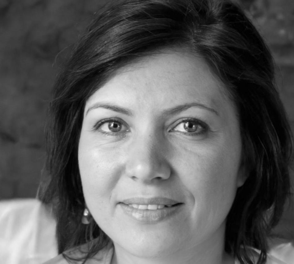 Elisandra Mikhaylov, lead plant care specialist with extensive experience in plant diagnostics